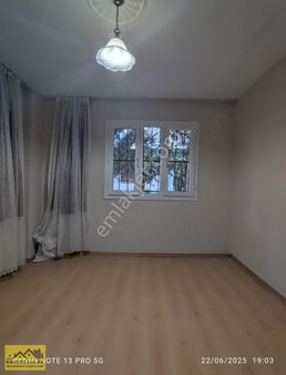 Kardeş Emlak'tan Yeşiltepe Mahallesinde Kiralık 2+1