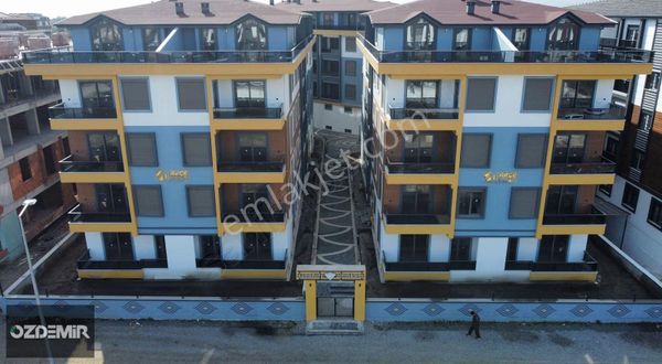 Akçay / Altınkum'da"yüksek Kredi İmkanı" İle Satılık 1+1 Daire