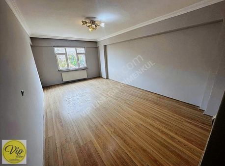 Vip Line Gayrimenkulden Sivas Caddesi Eski Stad Oralarda 4 Kat