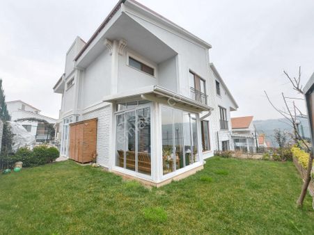 Tüysüzler Havuzlu Site İçi Satılık 6+1 Müstakil Bahçeli Villa