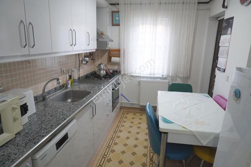 Asarlık Satılık Bakımlı2+1 Doğalgaz Kombili+balkonlu Çiğliserkan