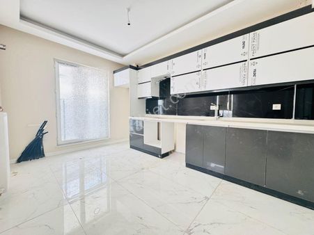 Ty Emlak'tan E.banyolu Cam Balkonlu 2+1 Kupon Satılık Sıfır Yapılı Daire!!!!!