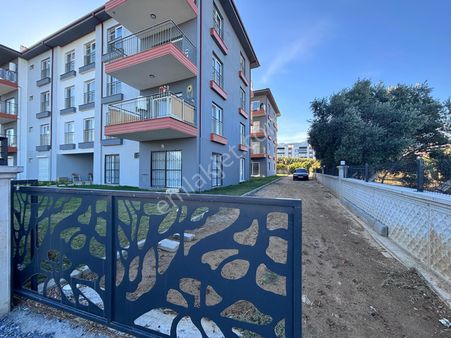 Kuşadası Davutlar Da Havuzlu Site De 1+1 Daire