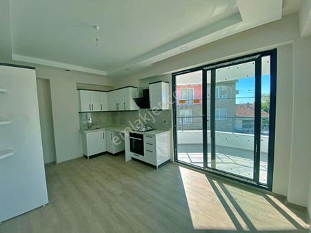 Uytundan Akçay Kızılkeçilide Ayrı Mutfaklı 2+1 Satılık Daire