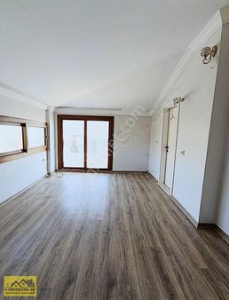 Seyhan Baraj Gölü Kenarında 10+3 4 Katlı Satılık Villa