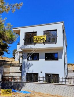 Kardeş Emlak Dan İskanlı Hsarsiz Dogayla Beraber 4+1 Villa