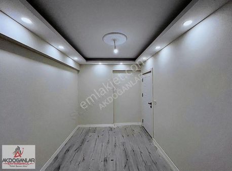 Akdoğanlardan Okullar Bölgesinde Acil Satılık Arakat 1+1 Daire