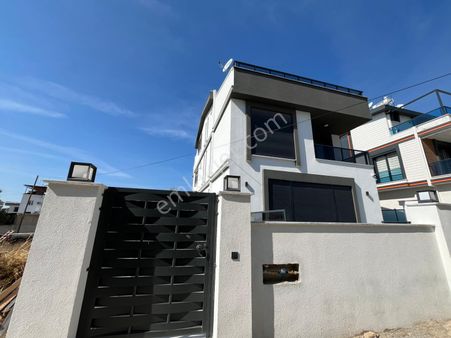 Didim İnönü Bulvarına 40m 3+1 Villa