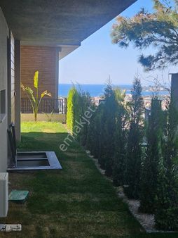 Karaova'da Deniz Manzaralı Müstakil 5+2 Sıfır Satılık Villa