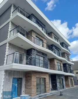 Kusadası Merkez Önü Acık Ferah Yatırımlık 1+1 Daire