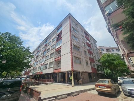 Millet Caddesine Cephe İşyapar Gayrimenkulden Asansörlü Daire