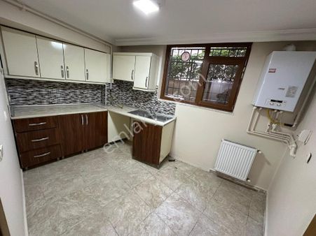 Kaçmaz'dan Metroya 3 Dk 2+1 Bahçe Katı Ayrı Mutfaklı