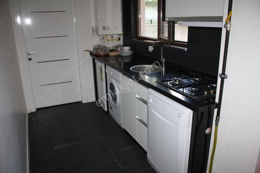 Ender Uysal Gayrimenkulden Foruma Yakın 1+1 Kiralık Bahçekatı Apart...