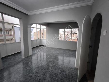 Özmert’ten Eşrefpaşa Da Çarşıya ,avm Ye Duraklara Yakın Satılık Daire