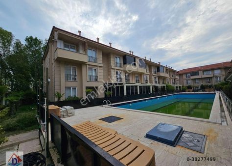 Deniz'den 2+1 Havuzlu Sitede, Geniş Bahçeli , Köşe Dubleks