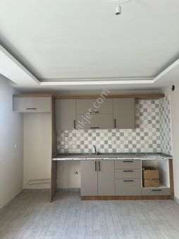 Tramvaya Adım Mesafede Arakat Asansörlü Geniş Daire