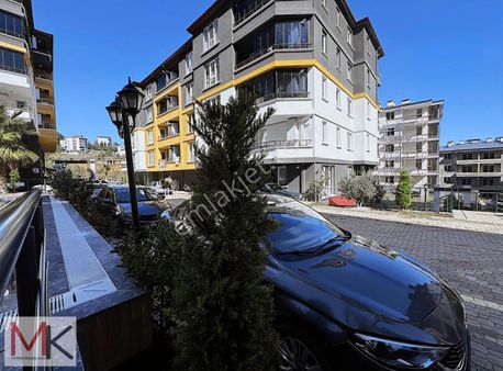 Körfez'de Havuzlu Site İçerisinde Satılık 1+1