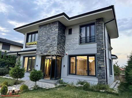 Meram Hatıp Mahallesinde Lüks Müstakil Villa