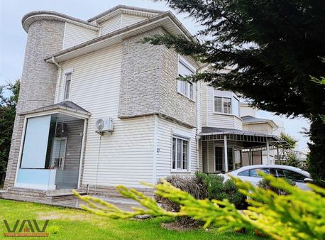 Selçuklu Yazır Neşe Yenikent Villalarında Satılık Lüks Villa
