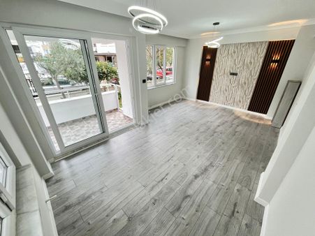 Akçay Sezgin Emlaktan Merkezde Müstakil Tadında Satılık 2+1 Daire