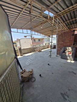 Cumhuriyet Mahallesi – Tren Yolu Altı – Anadolu Lisesi Karşısı Komple Satılık Müstakil Bina