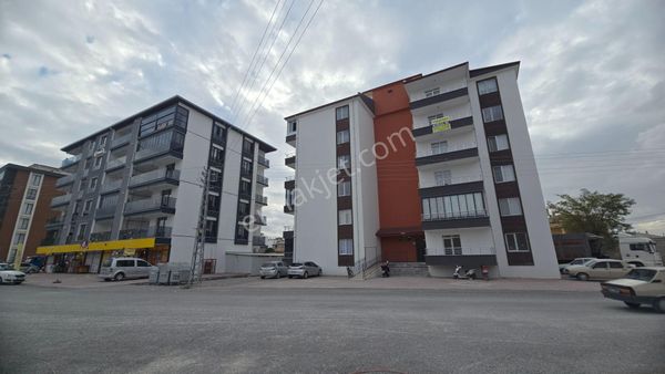 Karapınar Emlak'tan Apak Mah. Şok Market Yanı Kiralık 3+1 Daire