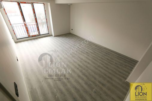 Bandırma İhsaniye'de Balkonlu Arakat Ön Cephe Satılık 3+1 Lüks Daire