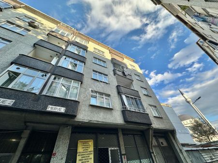 Bağcılar Ebubekir Camiine Komşu Süper Konum Da Satılık 3+1 Daire