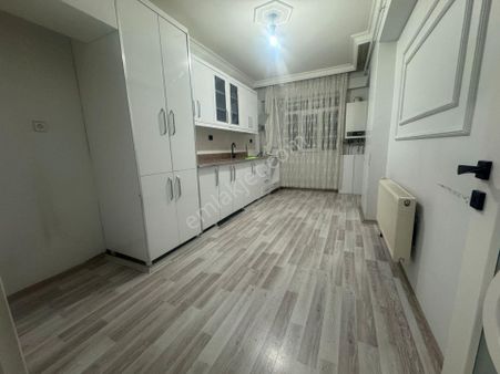 Urfa Yolu Üzeri-yeni Hal Civarında Taşınmaya Hazır Tertemiz Bakımlı 3+1 Satılık Daire