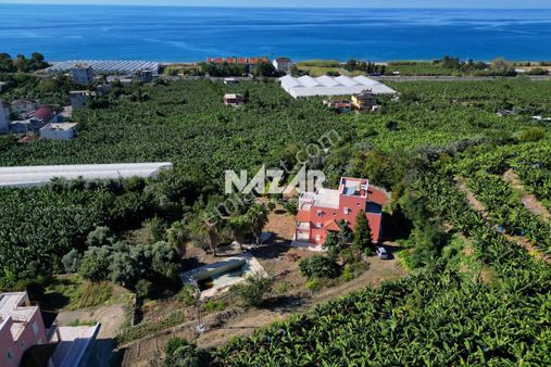 Alanya Seki’de Satılık 3 Katlı Manzaralı 6+1 Müstakil Ev / Tarla