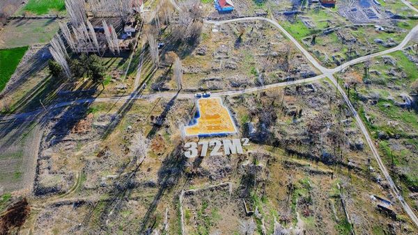 Afyonkarahisar 'da İmarlı Konut Yapımına Uygun Satılık Arsa