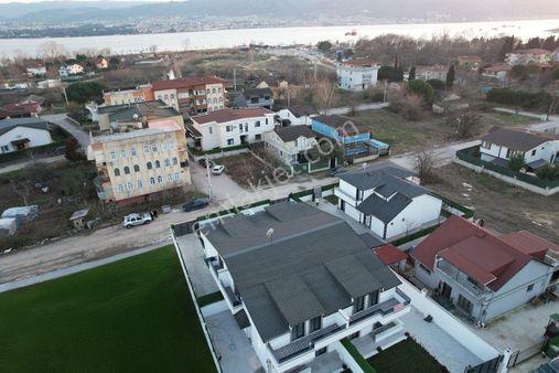 Körfez Sahilin'de Fırsat Fiyata 4+1 Müstakil Villa