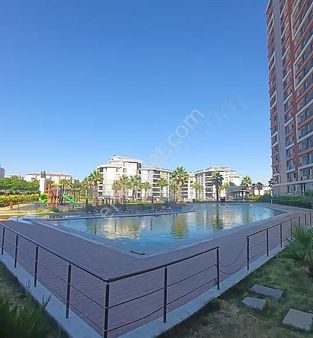 Doğru Gayrimenkulden 7/24 Güvenlikli Havuzlu Site İçerisinde 2+1