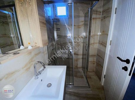 Re Golf'ten Gedik Merkezde Geniş 2+1 Daire