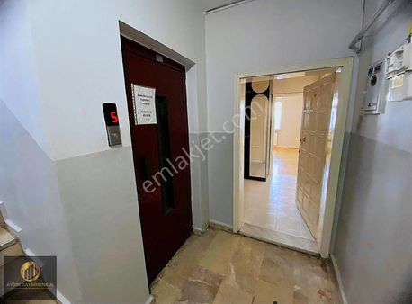 Aydın Gm'den Şehir Merkezi Eski Ssk Arkası 4+1 Asansörlü Daire