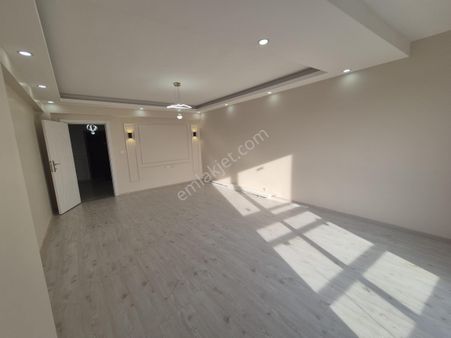 Şok Şok 4 + 1 Ön Cephe Merkezde Satılık Daire