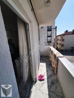 2+1 Arakat..90 M..belediye Yakını..2 Yaşında..kullanışlı Daire..