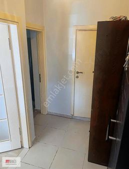 İzmit Zabıtan Mahallesi Merkezi Konumda Fırsat Kiralık 1+1