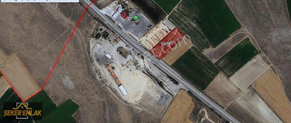 Şeker Emlaktan Ankara Yoluna Cephe 9200 M2 Fırsat Tarla