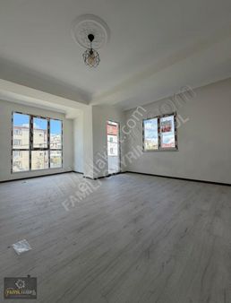 Famili Gayrimenkul'den Satılık Ara Kat Ön Cephe Fırsat Daire