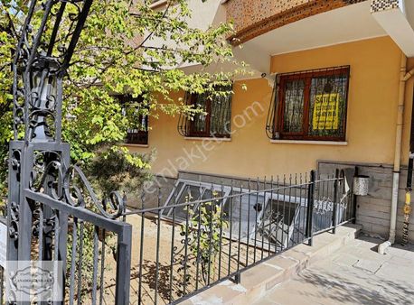 Anadolu'dan 1335 Sokakta 3+1 Geniş Giriş Kat Altında Daire Var