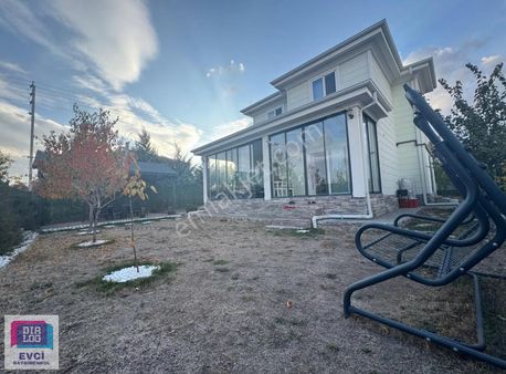 Elmadağ Üçevler Mahallesinde 2 Katlı 4+1 Müstakil Ev