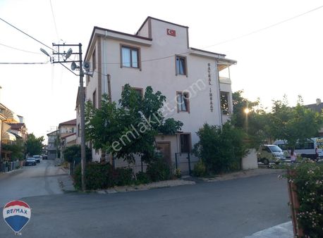Yenigün Mahallesinde Yüksek Giriş 2+1 Daire Remax Mavi Den.