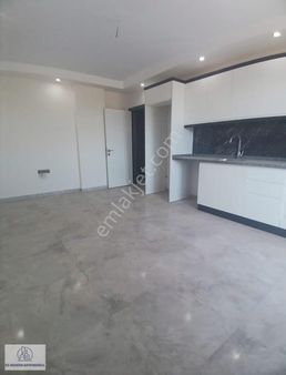 Altunkum'da Denize 250 M Mesafe'de Site İçi 1+1 Havuzlu Daire