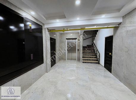 Sütlüce Mh. Eğitimciler Cd. Yakını 1+1 Geniş Lux Daire