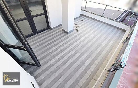 Aris'ten Yüksek Kat-cadde Üzeri-sıfır-çift Bloklu Sitede Lüx4+1