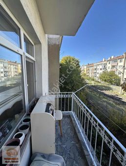 Toprak Emlak'tan Atatürk Caddesinde Satılık 3+1 Ara Kat Daire