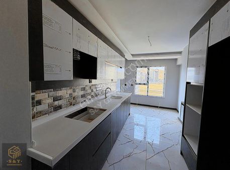 S&y'den Mevlana Mahallesi Üs Katta 3+1 Cadde Cephe Lüks Daire