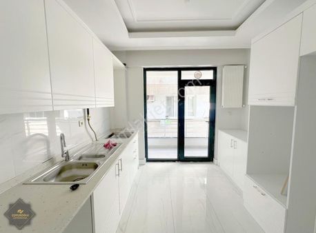 Ordu Caddesnde K.otoparklı E.banyol Ana Cadde Üzerinde 2+1 Daire