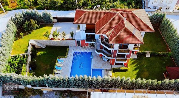 Kartepe Maşukiye De Köşe Başı Eşyalı Tribleks Villa
